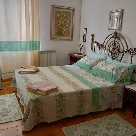 לינה וארוחת בוקר Il Porto Vecchio 3*