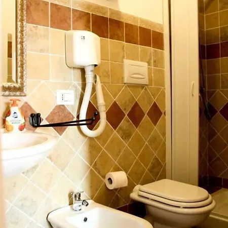 Rooms Guest House Il Porto Vecchio 3* スティンティーノ